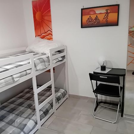 Room In Historical City Centre With Private Bathroom Catane Extérieur photo