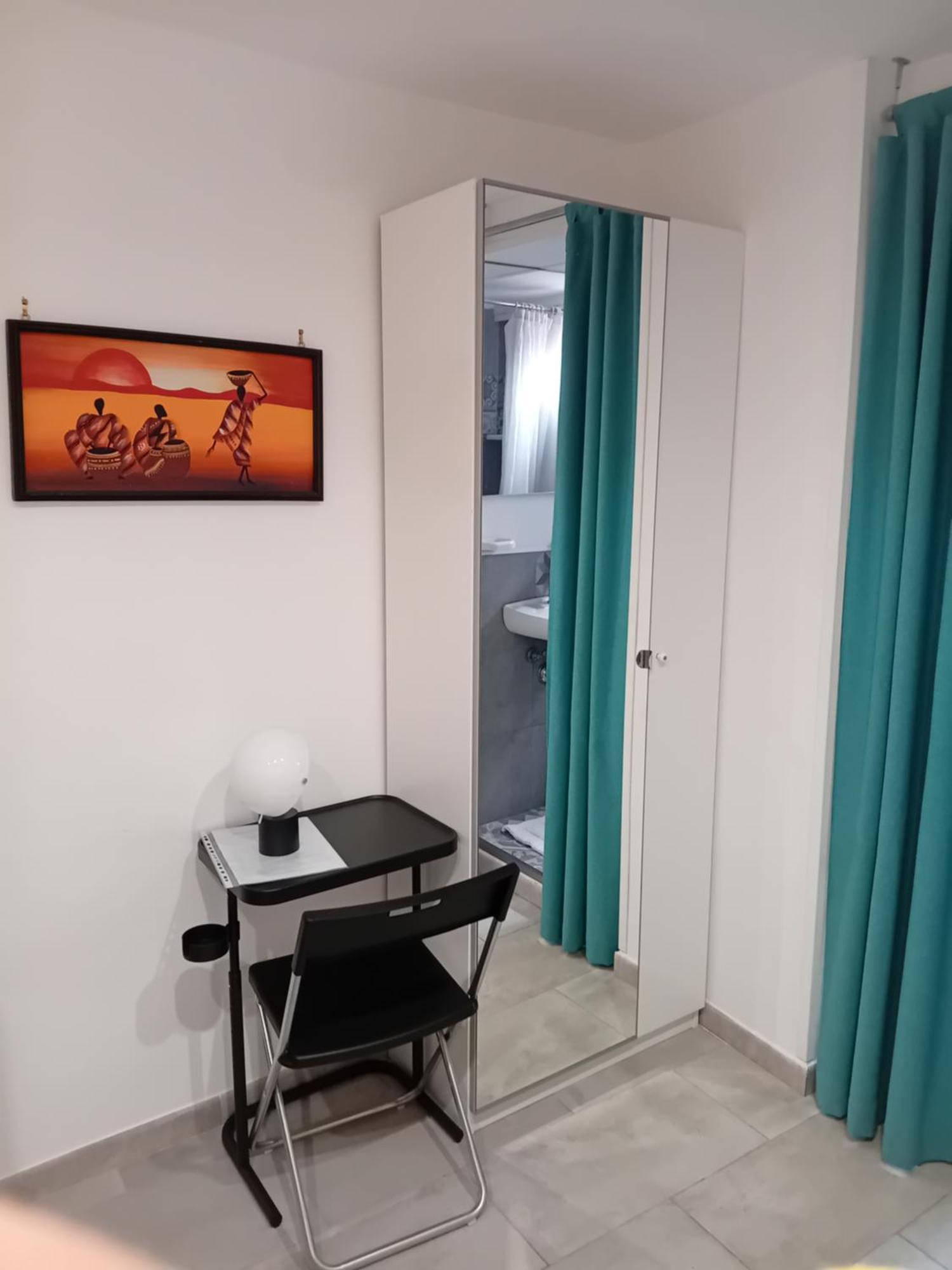 Room In Historical City Centre With Private Bathroom Catane Extérieur photo